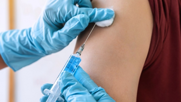 UG: Bezpłatne szczepienia przeciwko grypie dla osób od 65 roku życia