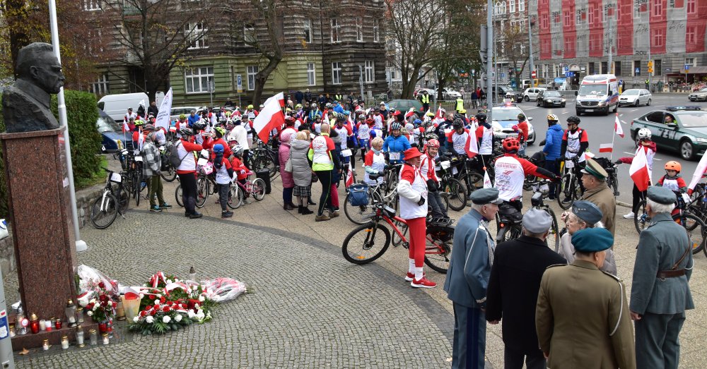 Ponad 150 osób uczciło Narodowe Święto Niepodległości na rowerach